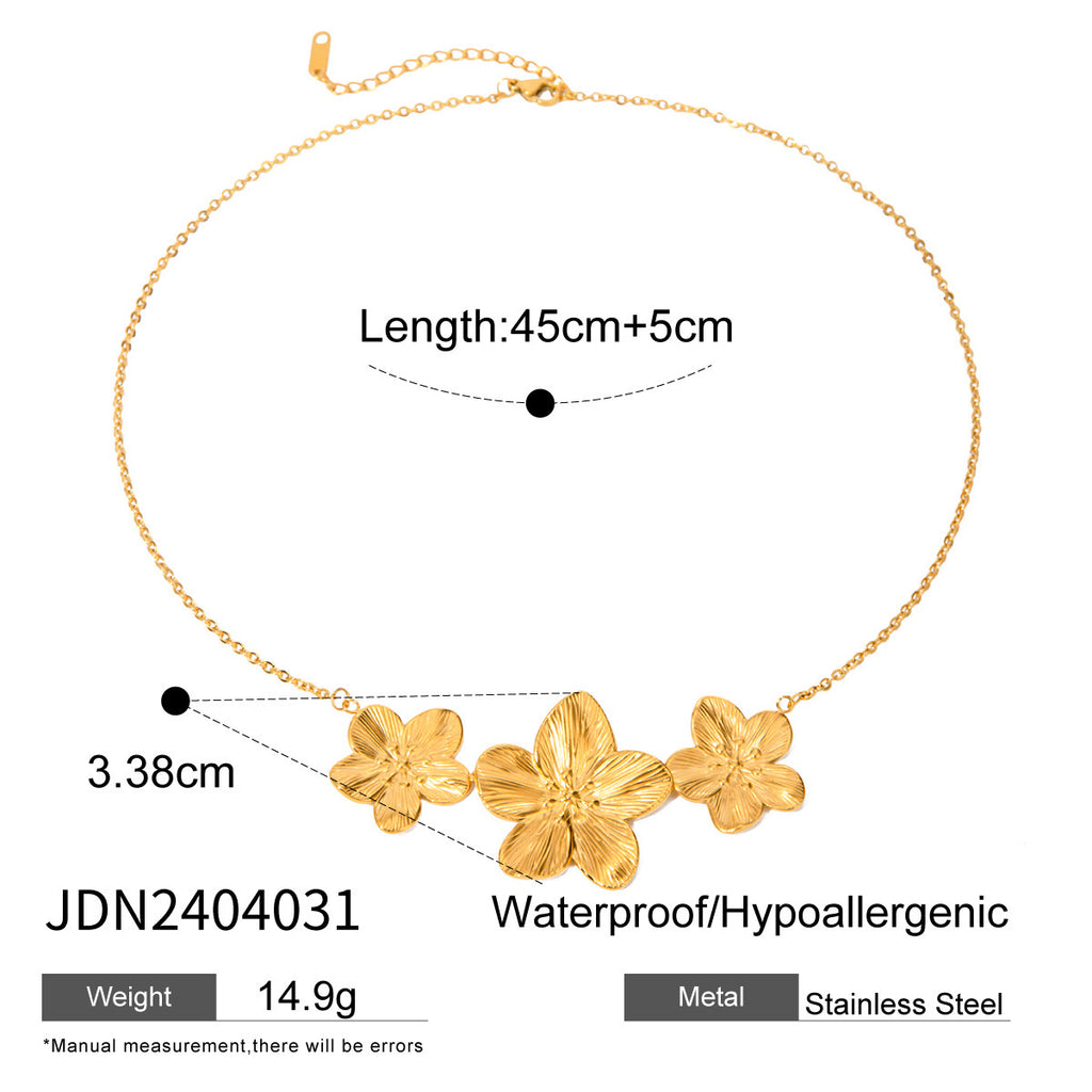 18K Gold Summer Flower Pendant Statement Necklace
