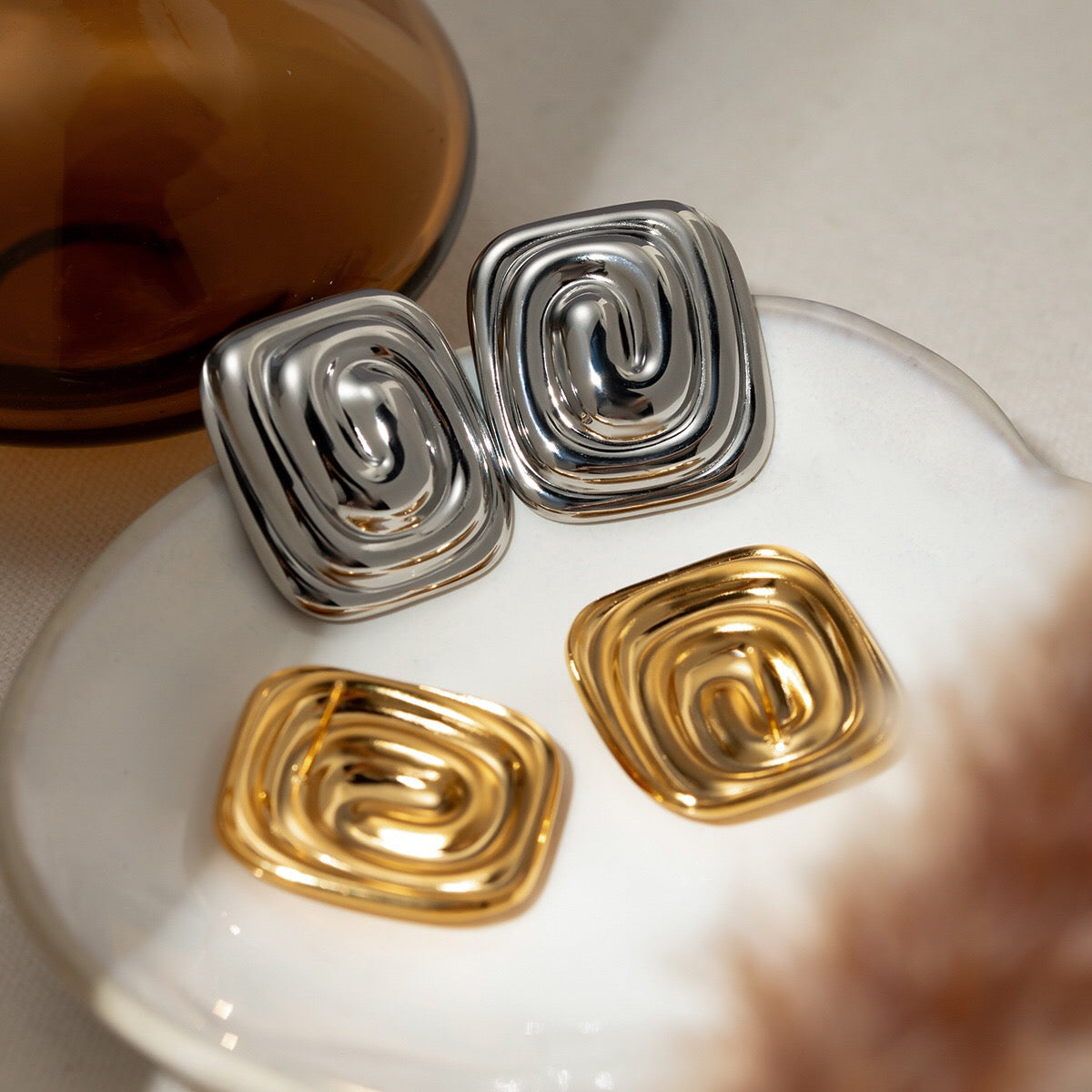 18K Gold Swirl Square Statement Stud Earrings