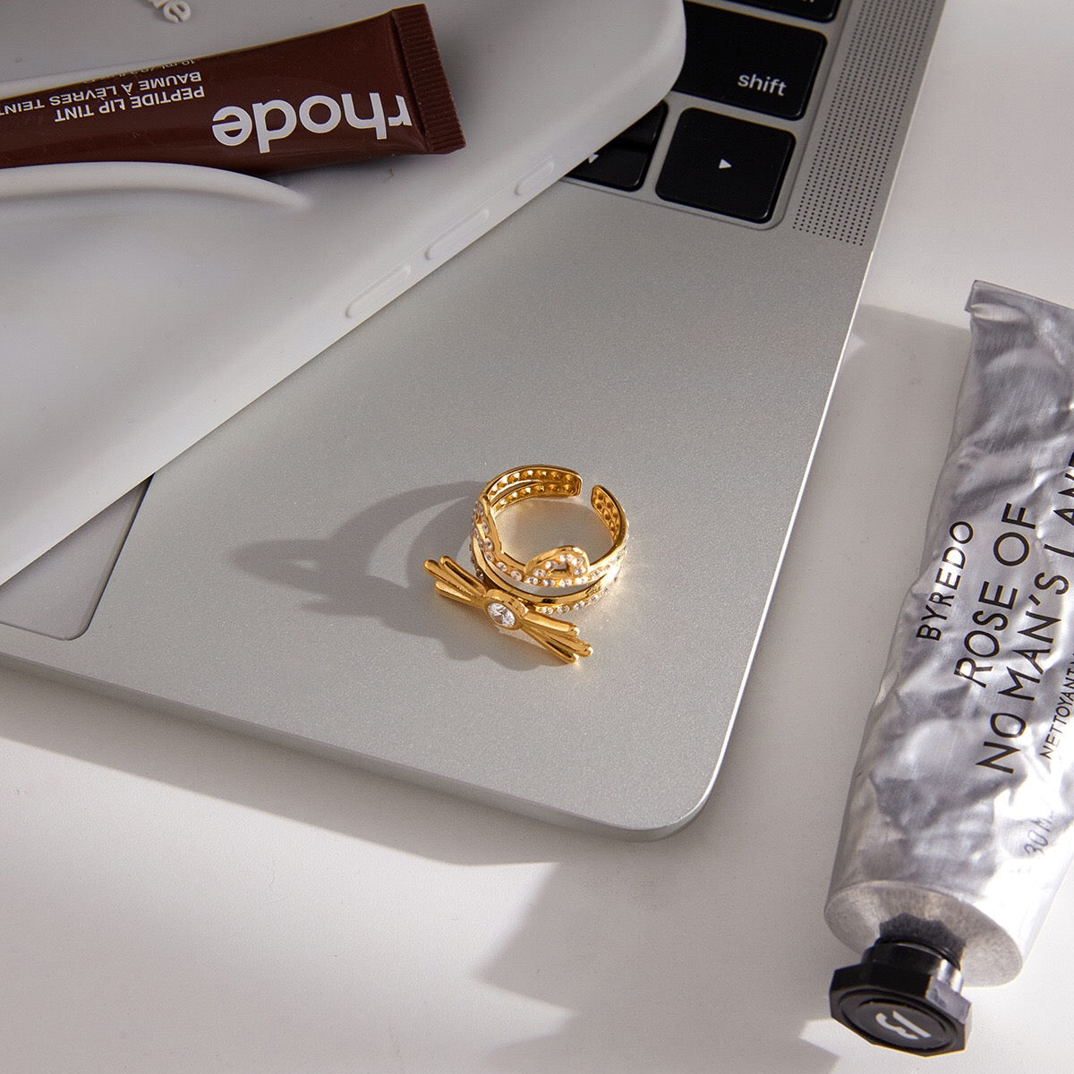 18K Gold Whiskered charm Pave Cat Tennis Stacking Ring