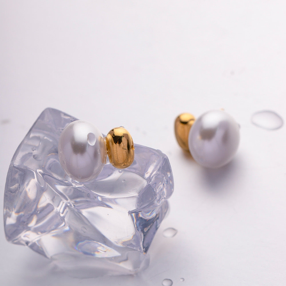 18K Gold Simple Luxury Pearl Stud Earrings