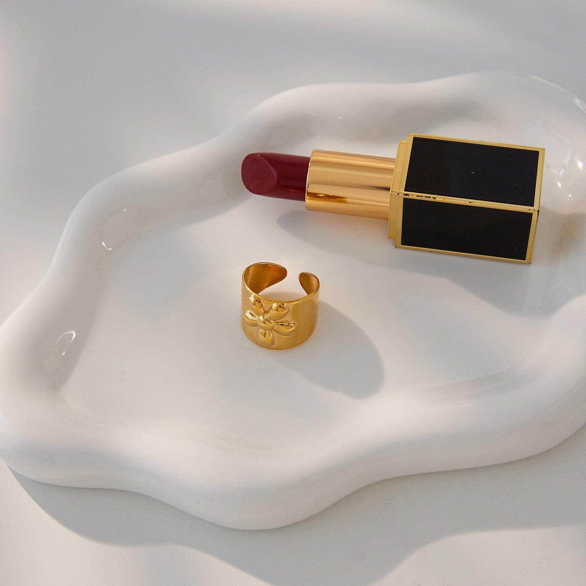 18K Gold Gentle Strength Flower Statement Band Ring