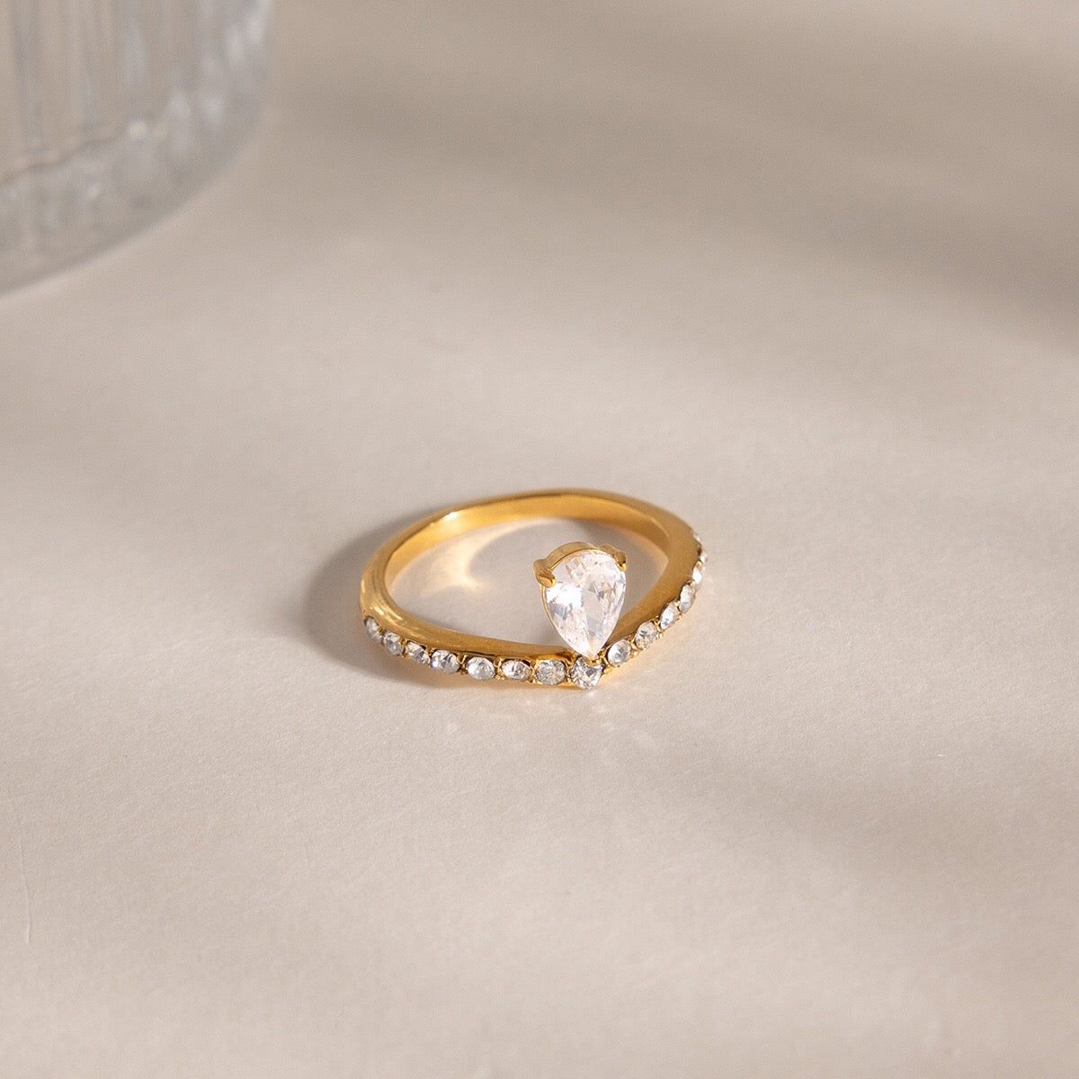 18K Gold Raindrop Elegant Statement Cocktail Ring