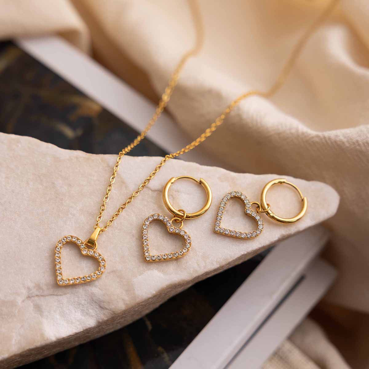 18K Gold Heartstrings Dainty Bling Heart Pendant Necklace