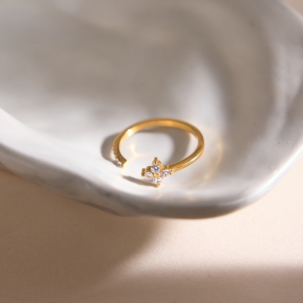 18K Gold Clover Kiss Dainty Stacking Cuff Ring
