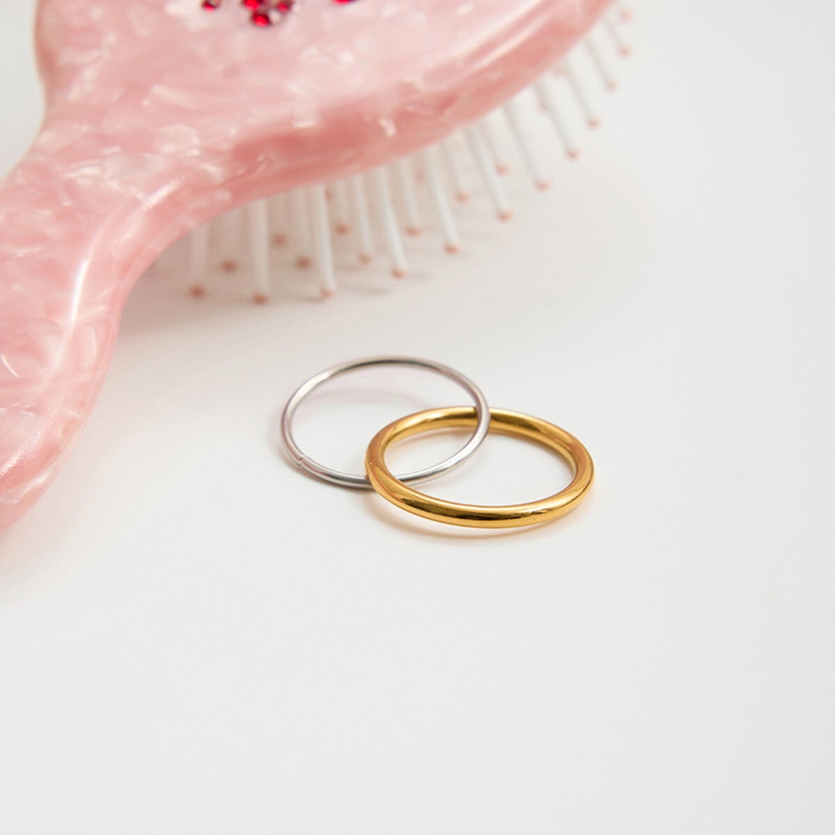 18K Gold and Silver Two Tone Intertwine Multiple Linked Trinity Ring Stack