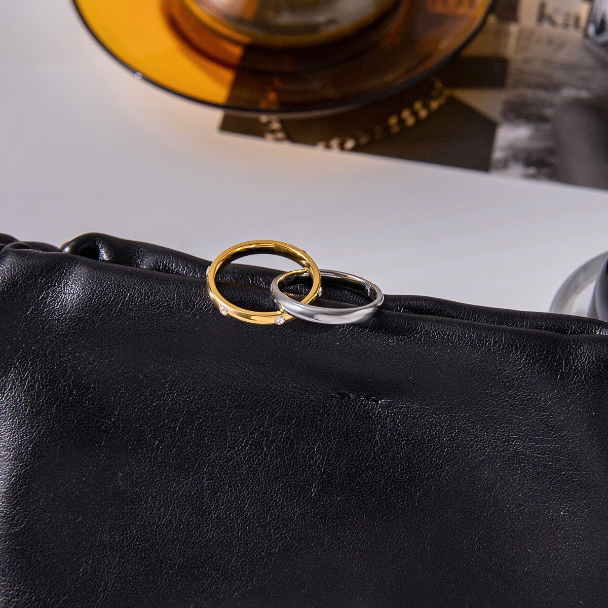 18K Gold and Silver Two Tone Multiple Linked Spinelli Trinity Ring Stack