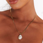18K Gold Pearl Pendant Herringbone Chain Statement Necklace