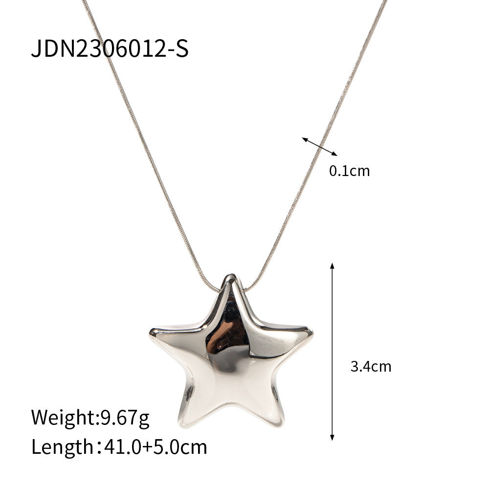 18K Gold Bright Star Pendant Statement Necklace