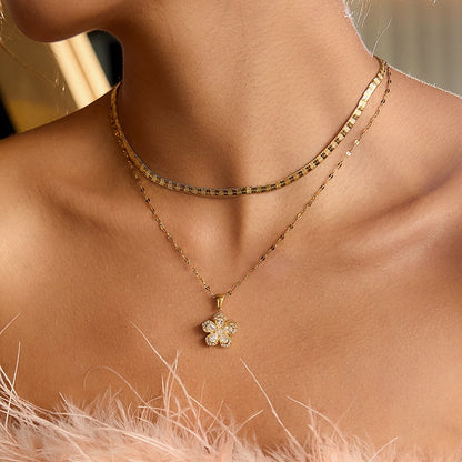 18K Gold Sweet Bloom Spinning Flower Pendant Necklace