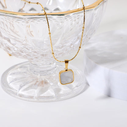 18K Gold Mother of Pearl Dainty Pendant Necklace