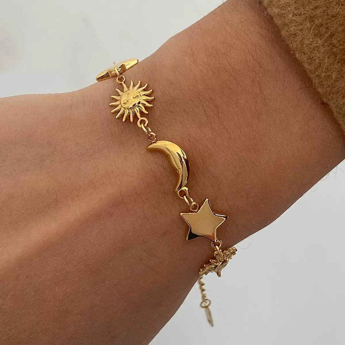 18K Gold Afternoon Tea Heart Chain Bracelet Stack