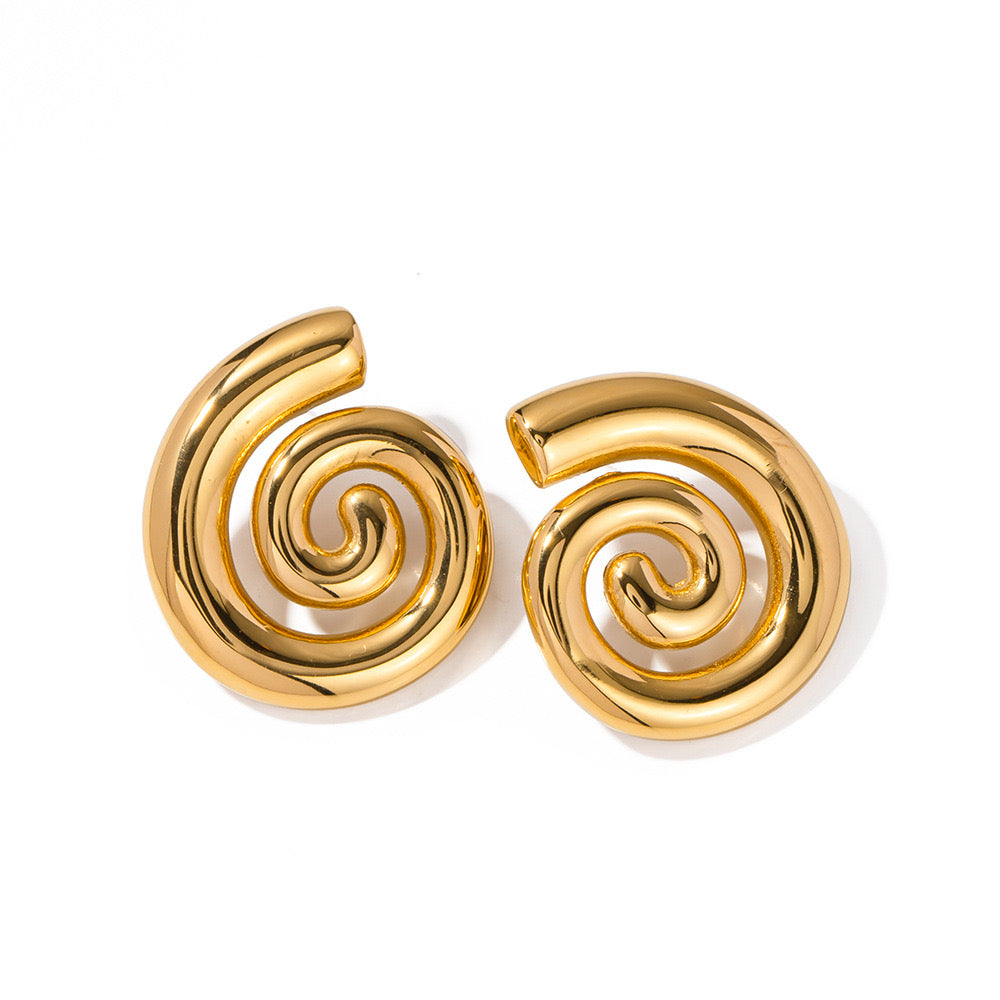 18K Gold Chic Swirl Statement Stud Earrings