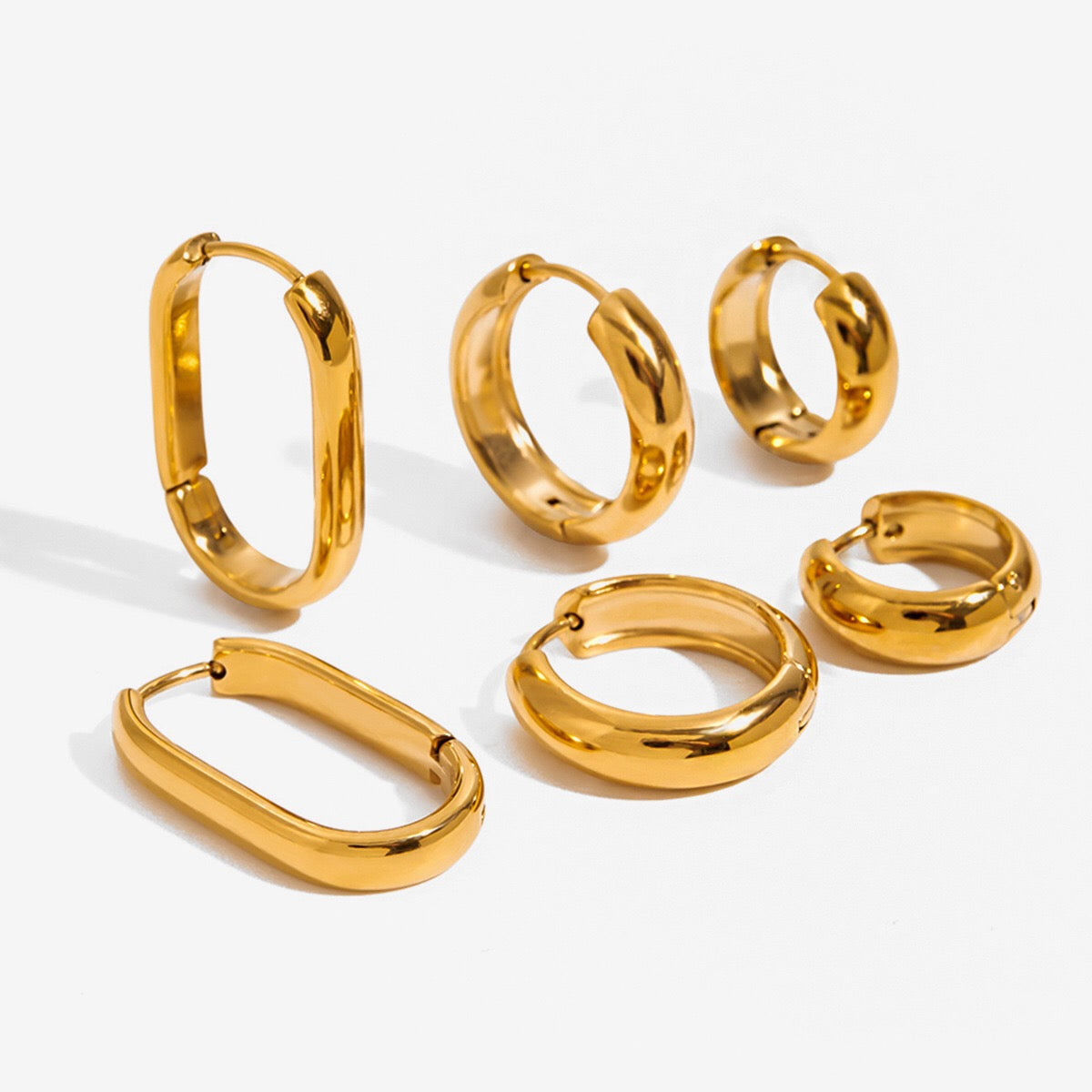 18K Gold Essential Everyday Small Hoop Huggie Earrings