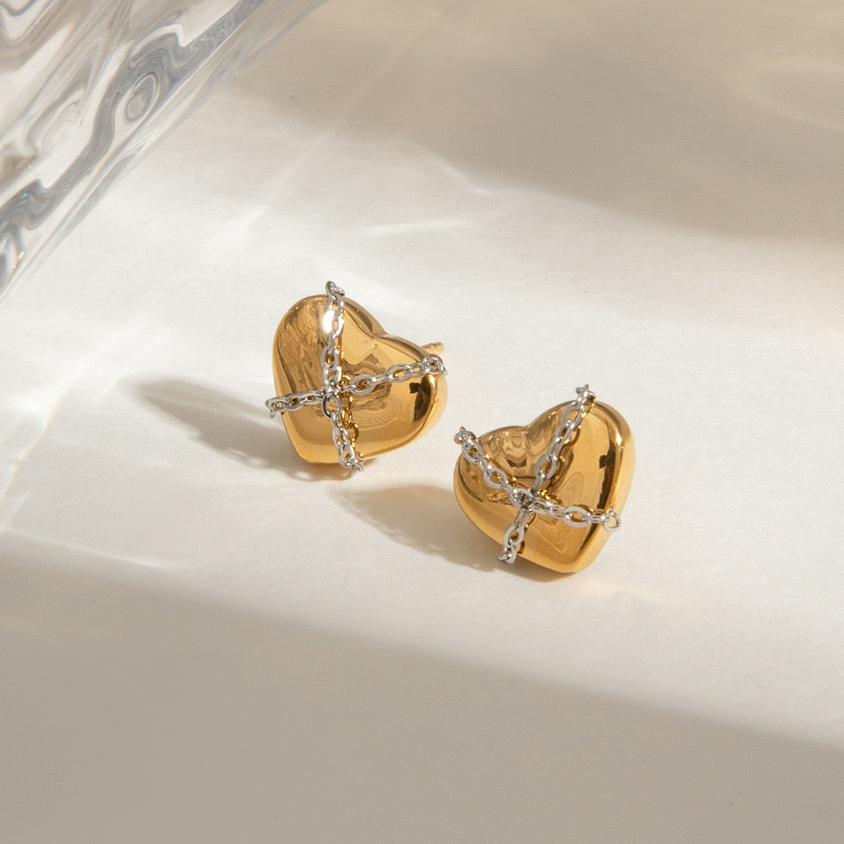 18K Gold Chained Hearts Stud Earrings