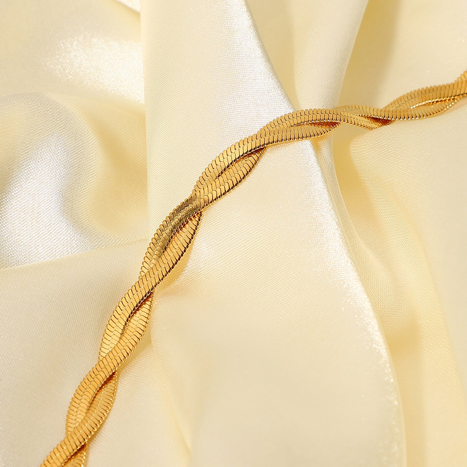 18K Gold Twisted Herringbone Bracelet