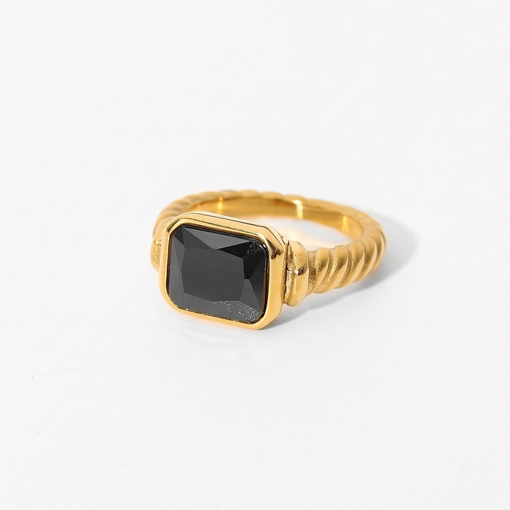 18K Gold Solitaire Statement Cocktail Ring