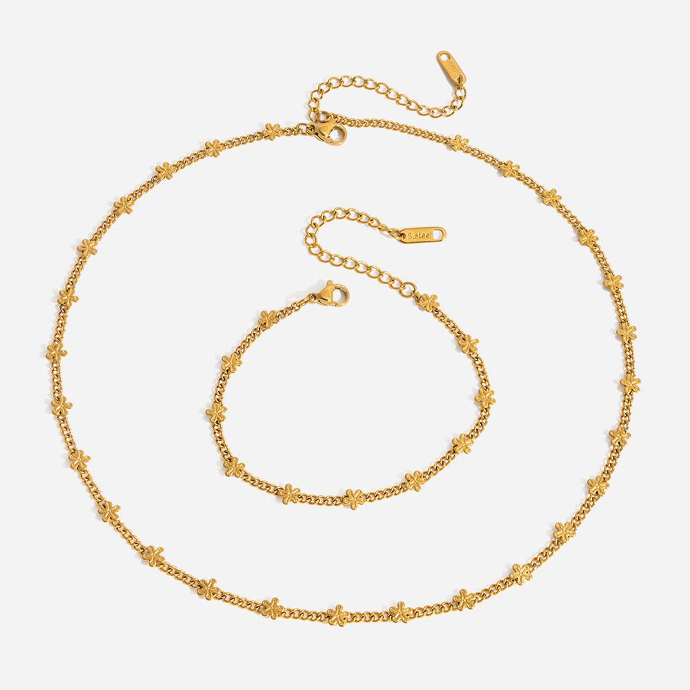18K Gold Petal Tease Dainty Flower Chain Bracelet