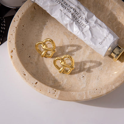 18K Gold Heart Pretzel Cute Stud Earrings