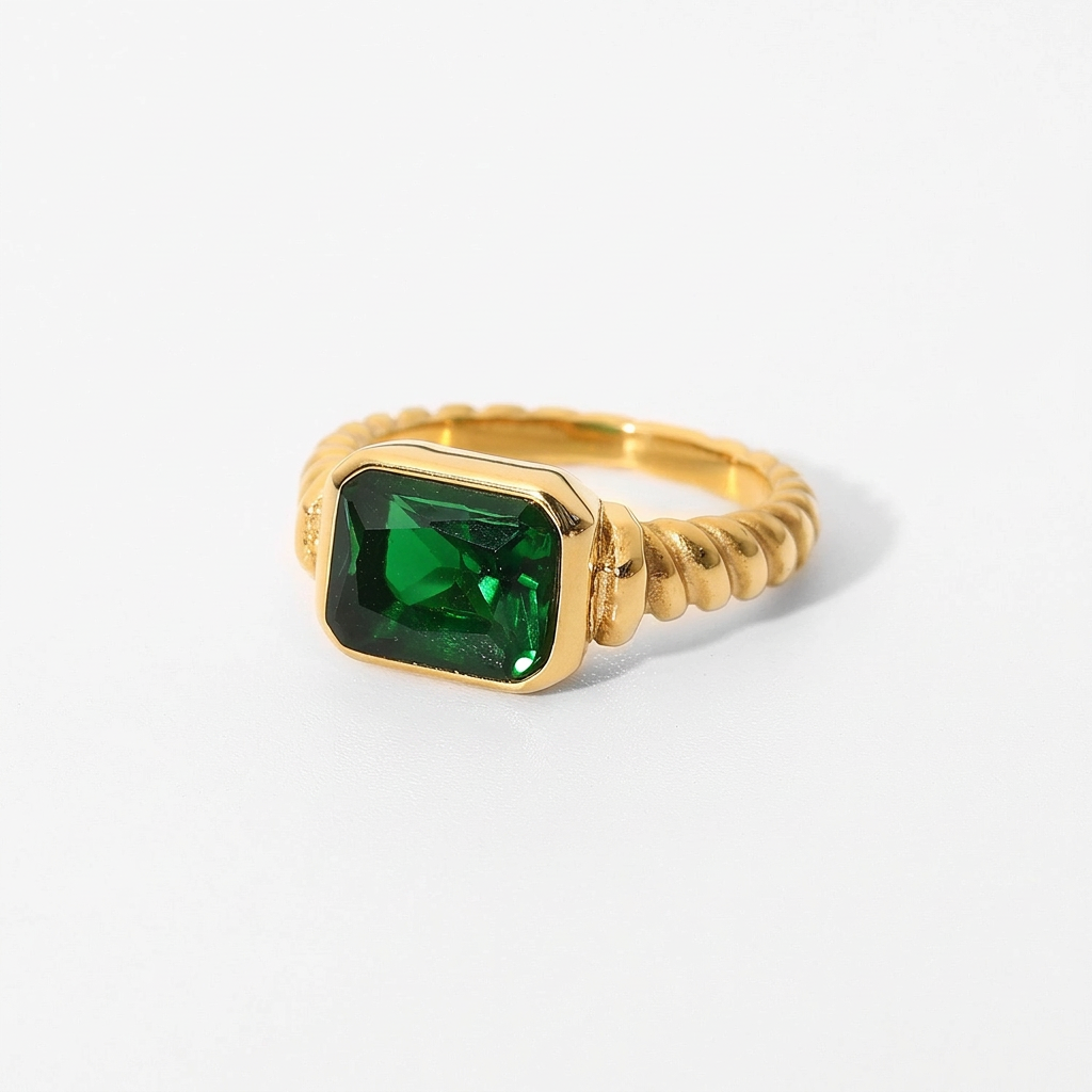 18K Gold Solitaire Statement Cocktail Ring