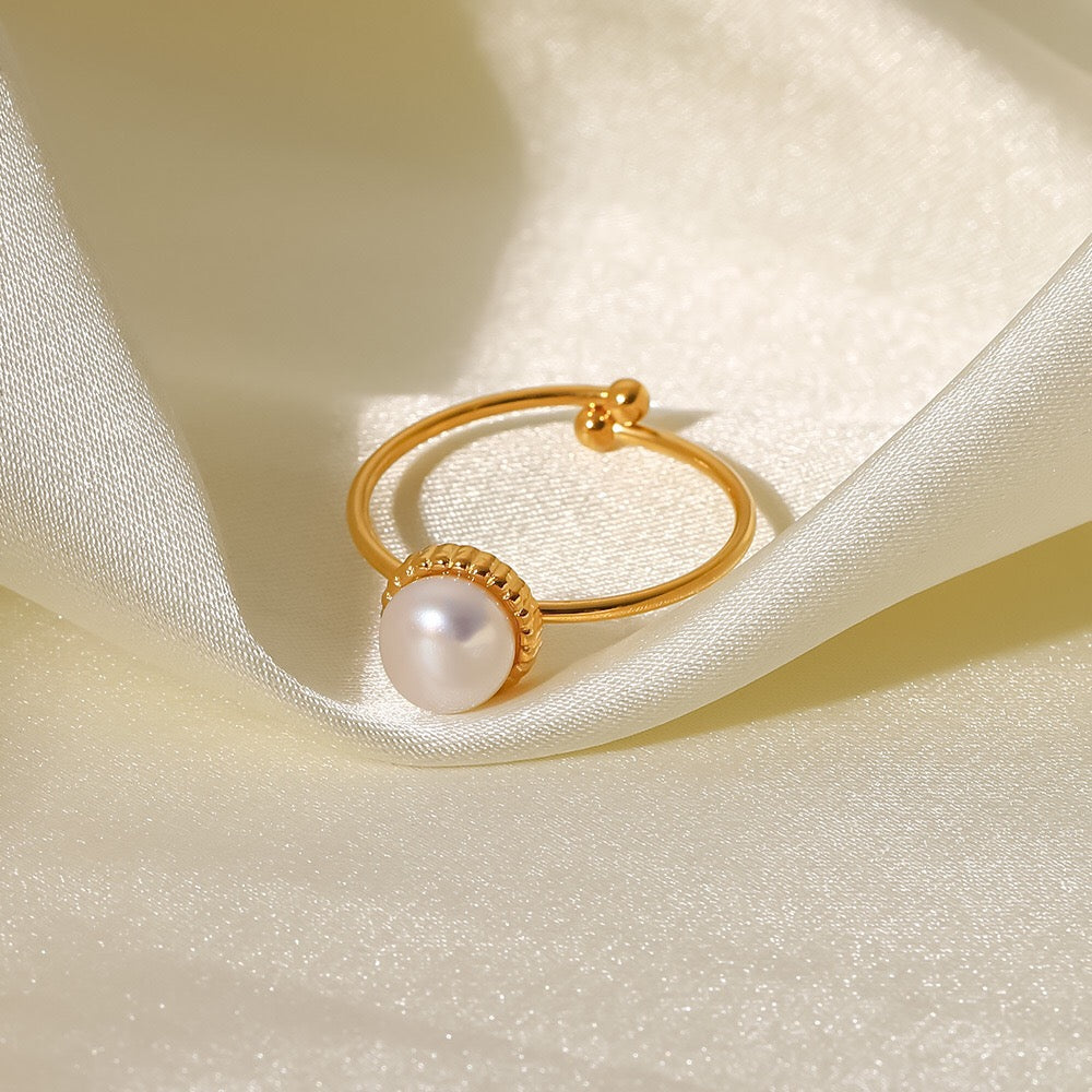 18K Gold Classic Pearl Ring