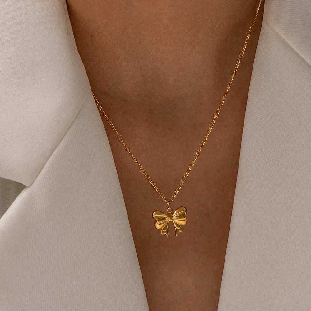 18K Gold Bow Necklace