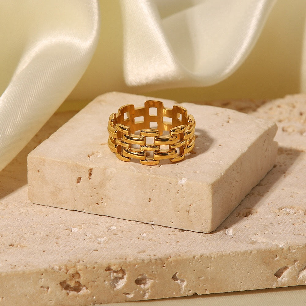 18K Gold Status Watch Band Chain Ring