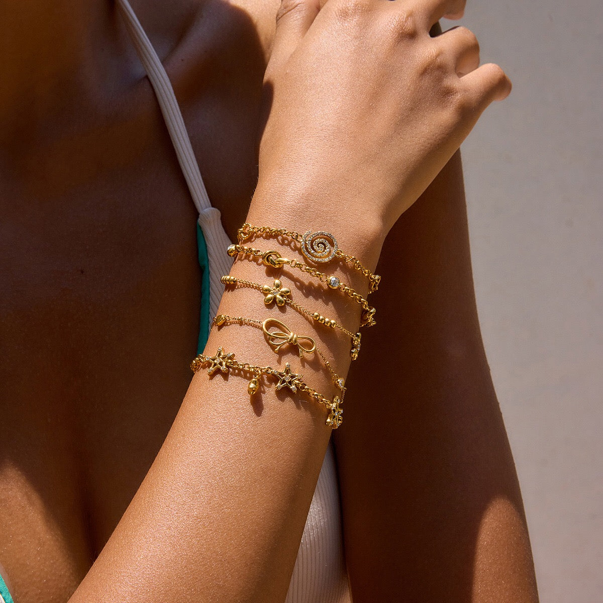 18K Gold Shimmering Dainty Flower Bow Bracelet Stack