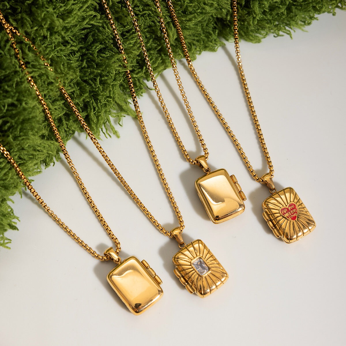 18K Gold Keepsake Heart Book Locket Pendant Box Chain Necklace