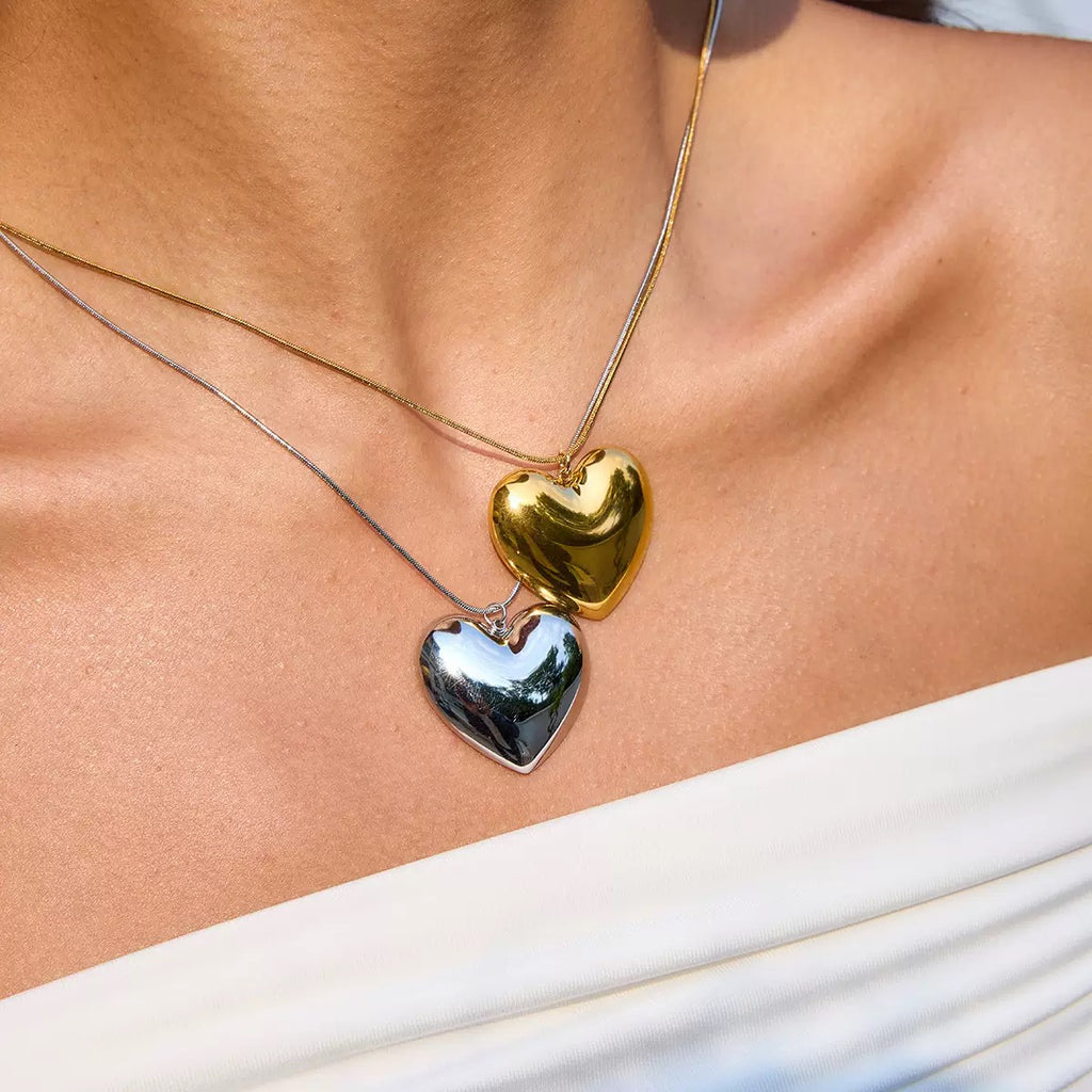 18K Gold Heart Plate Pendant Necklace