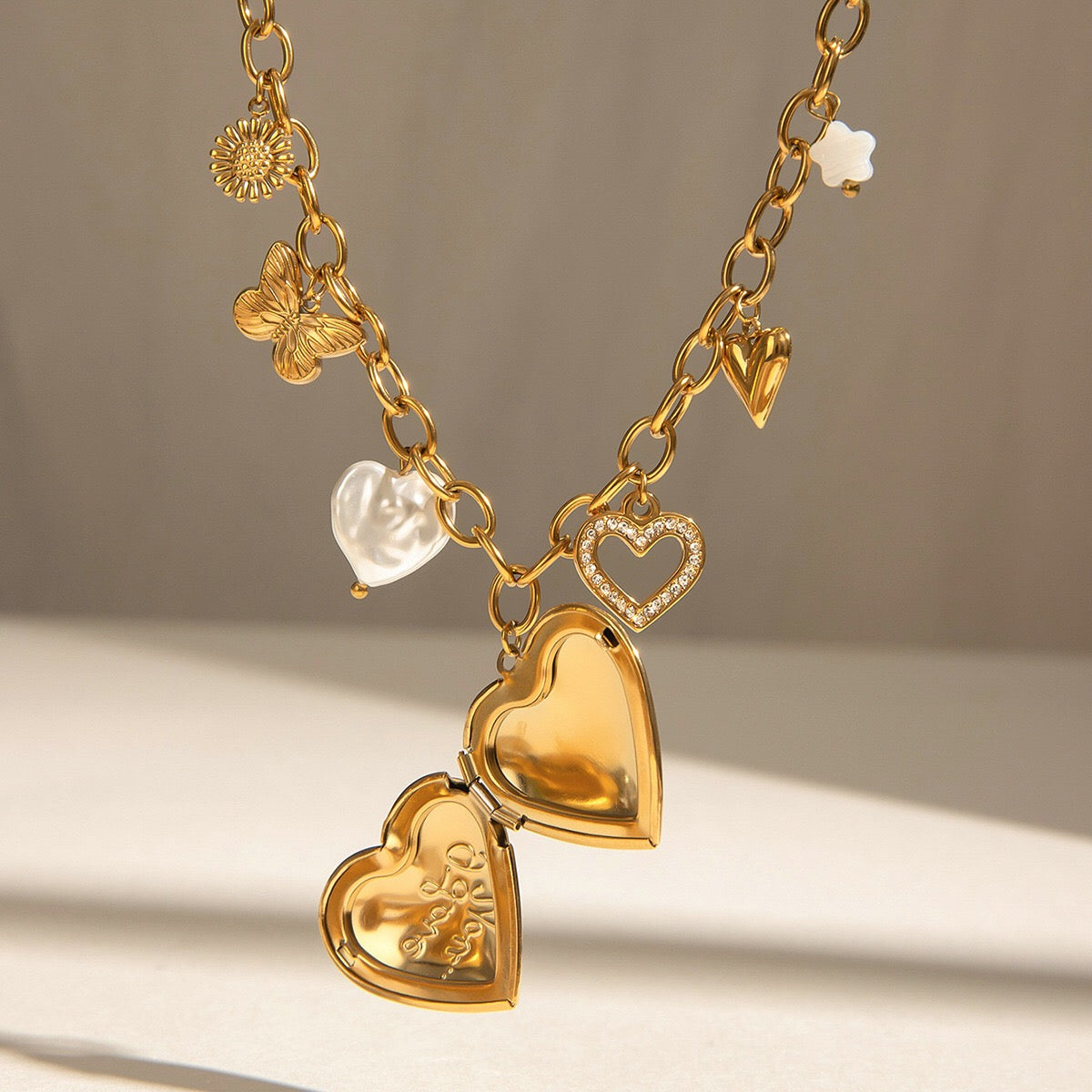 18K Gold Heart Pearl Charm Bracelet