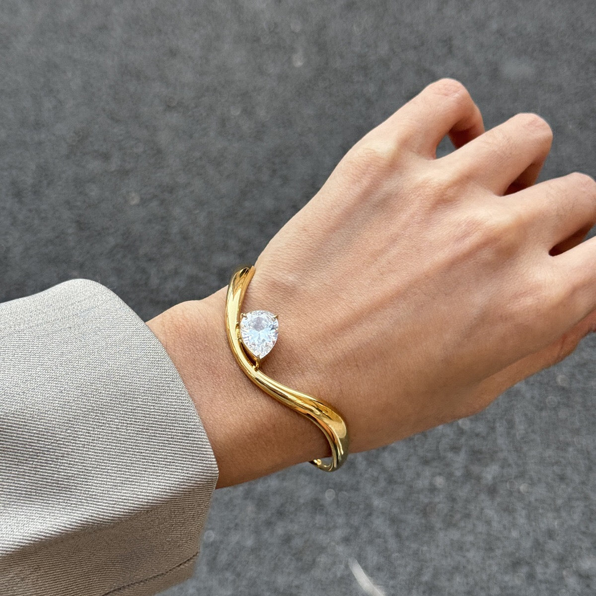 18K Gold Curved Seduction Statement Cuff Bangle Bracelet