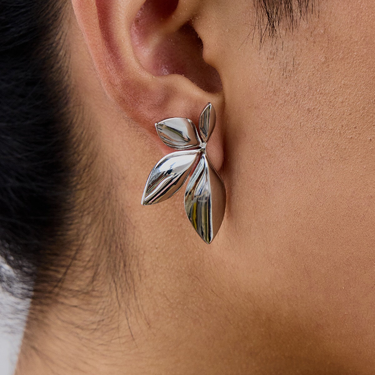 18K Gold Lush Flower Statement Stud Earrings