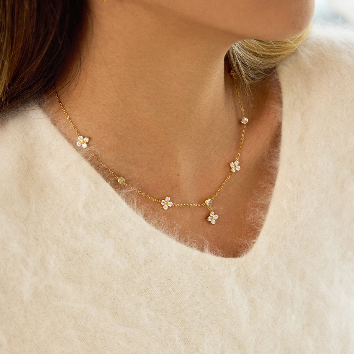 18K Gold Lucky Petal Four Leaf Clover Flower Dainty CZ Necklace