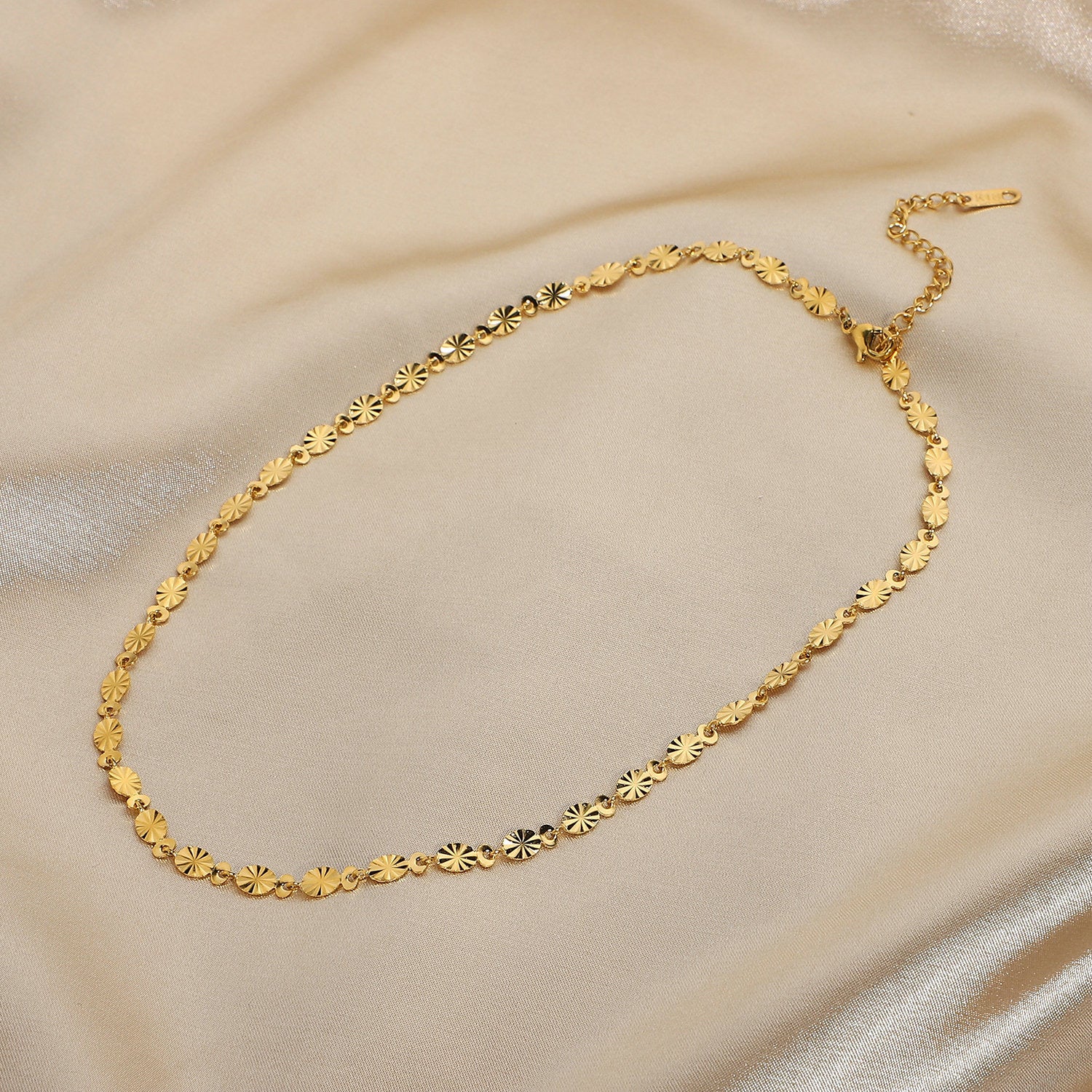 18K Gold Dainty Flower Disc Chain Choker Necklace