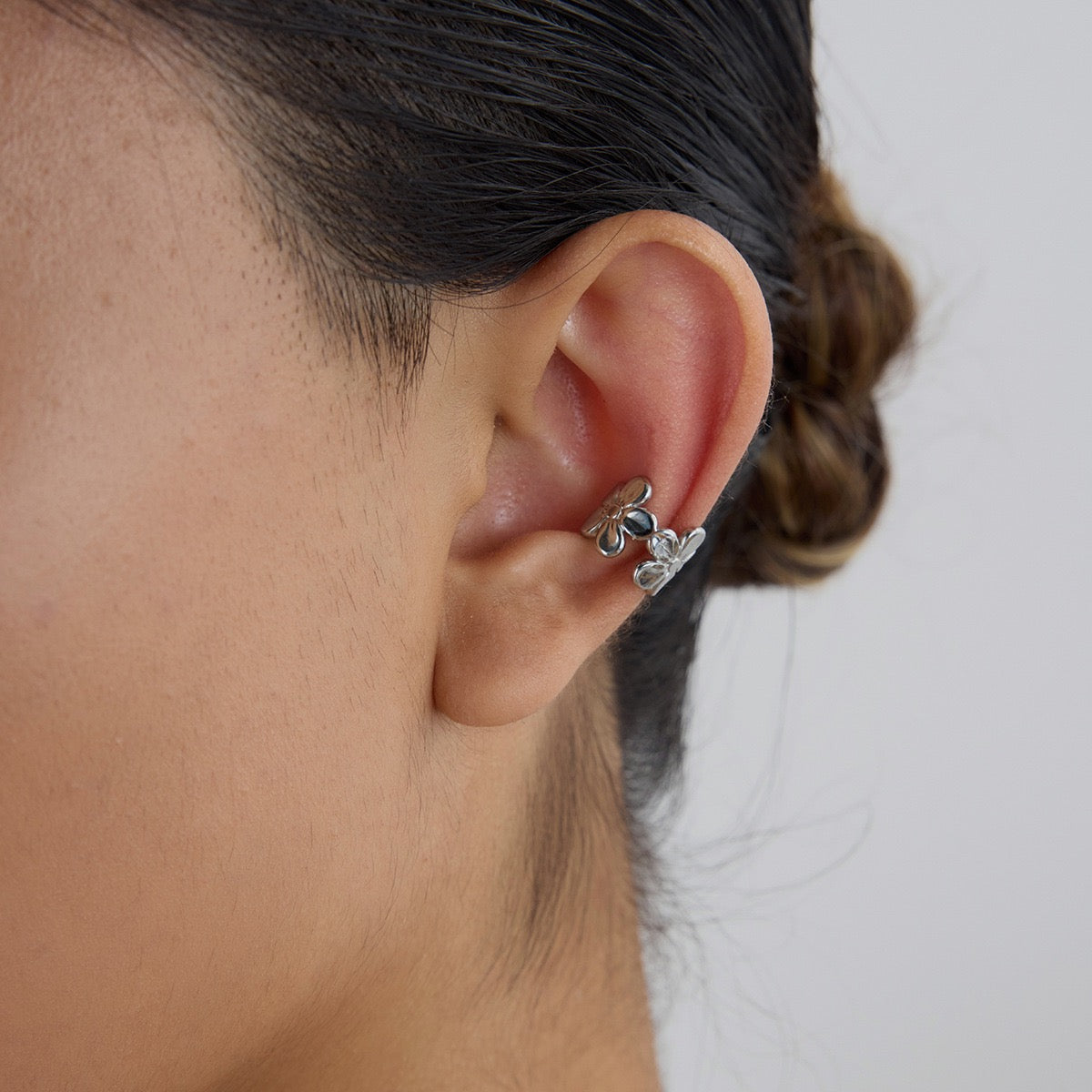 18K Gold Flower Huggie Ear Cuff