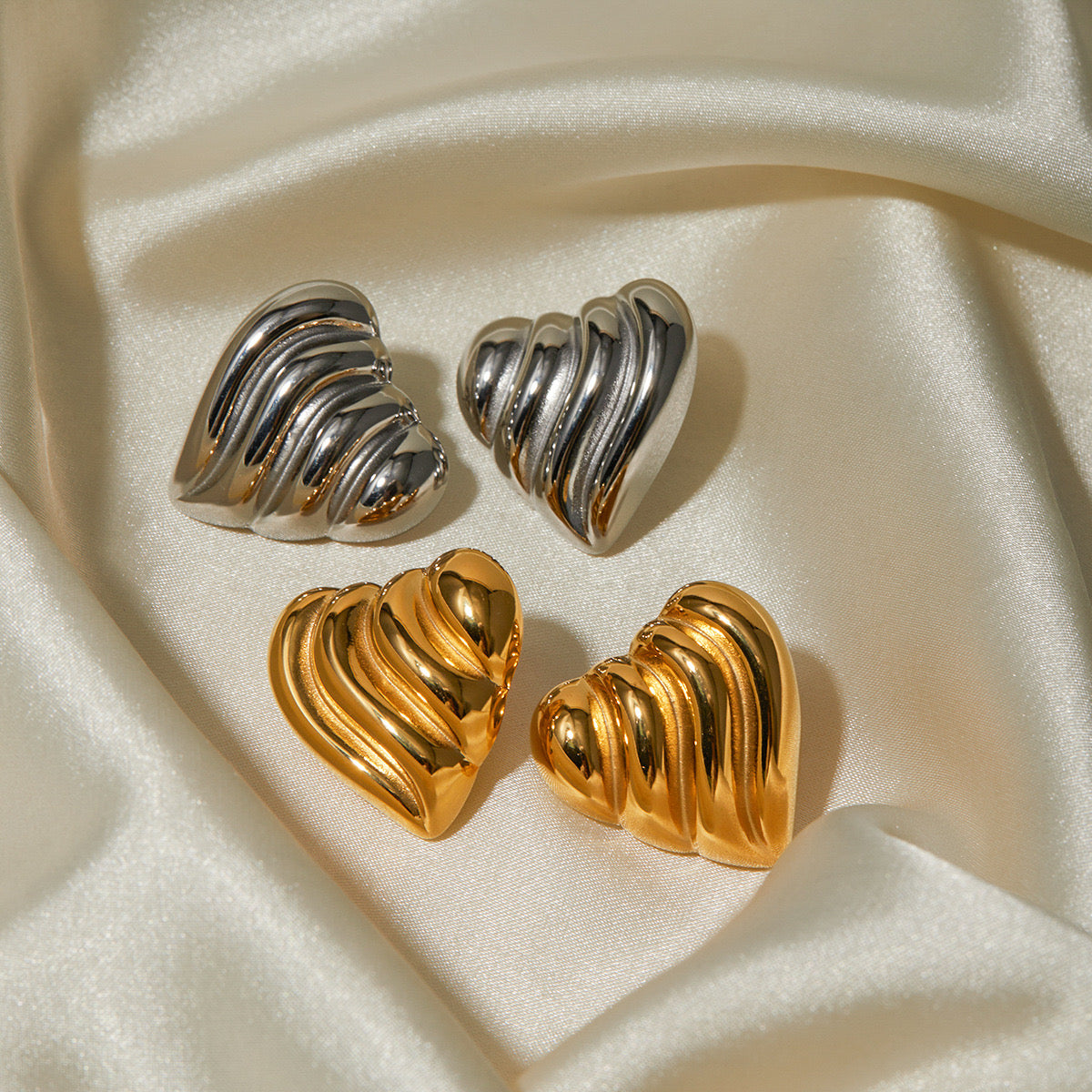 18K Gold Ribbed Heart Statement Stud Earrings