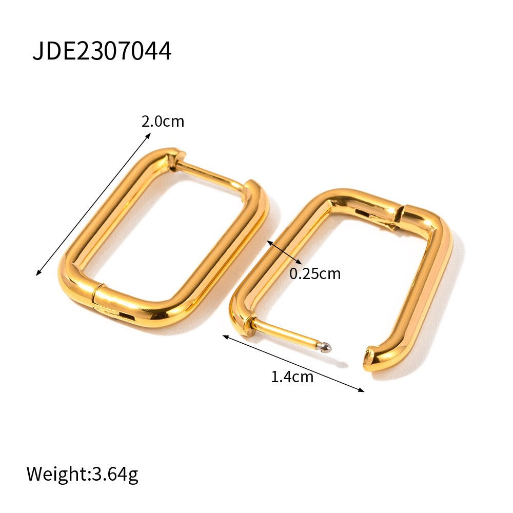 18K Gold Minimalist Geometric Heart Huggie Earrings