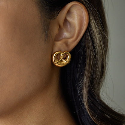 18K Gold Pretzel Cute Stud Earrings