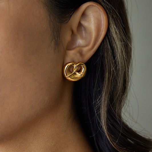 18K Gold Pretzel Cute Stud Earrings