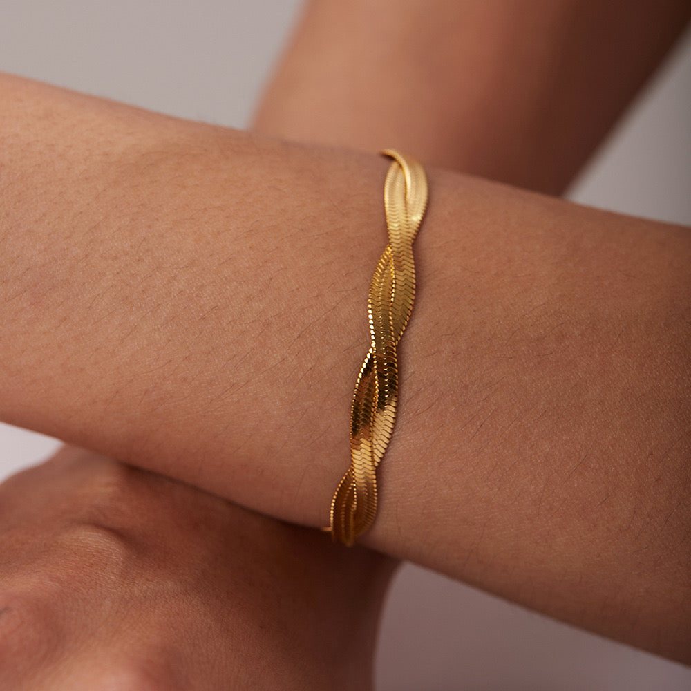 18K Gold Twisted Herringbone Bracelet