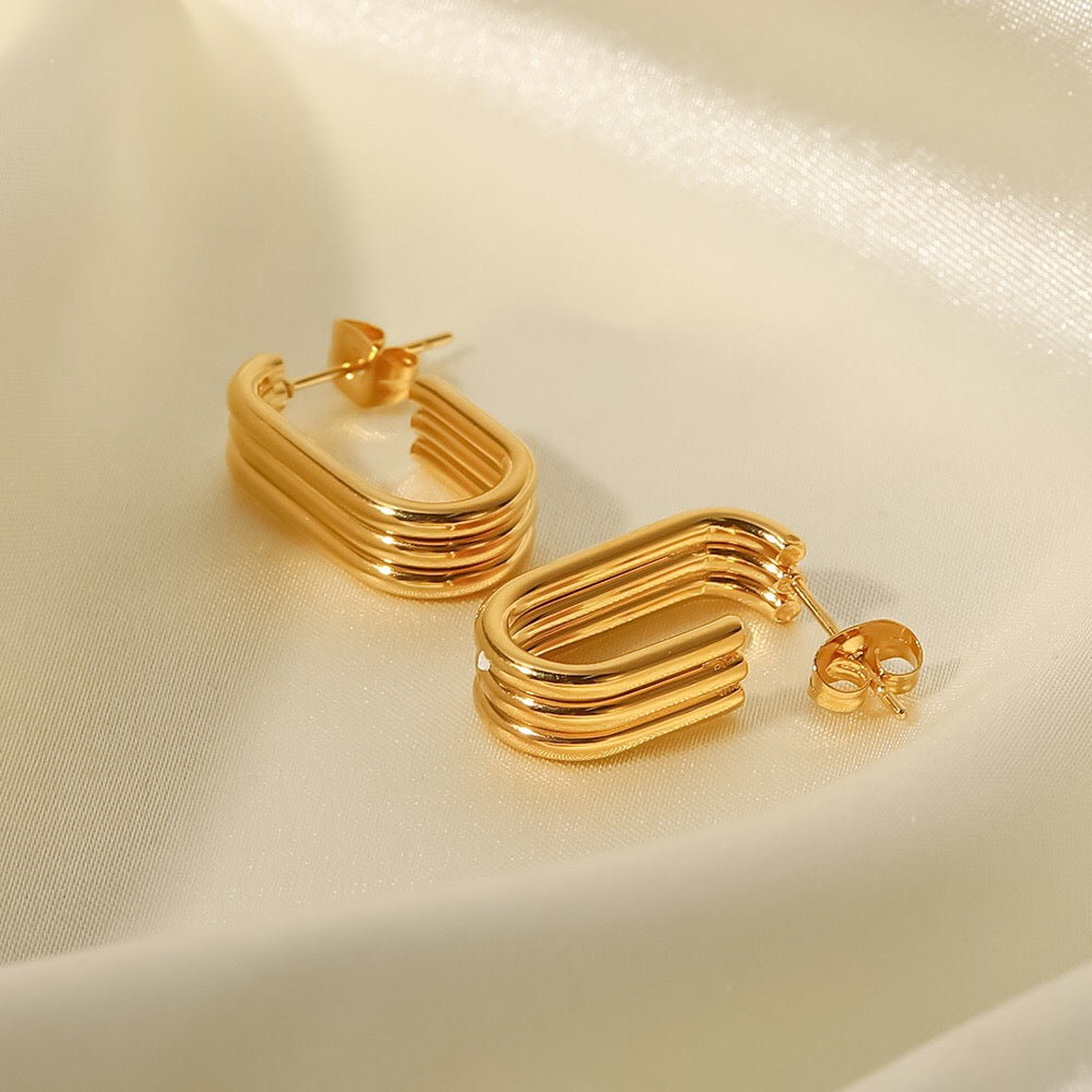 18K Gold Ribbed U Shape Hoop Huggie Earrings