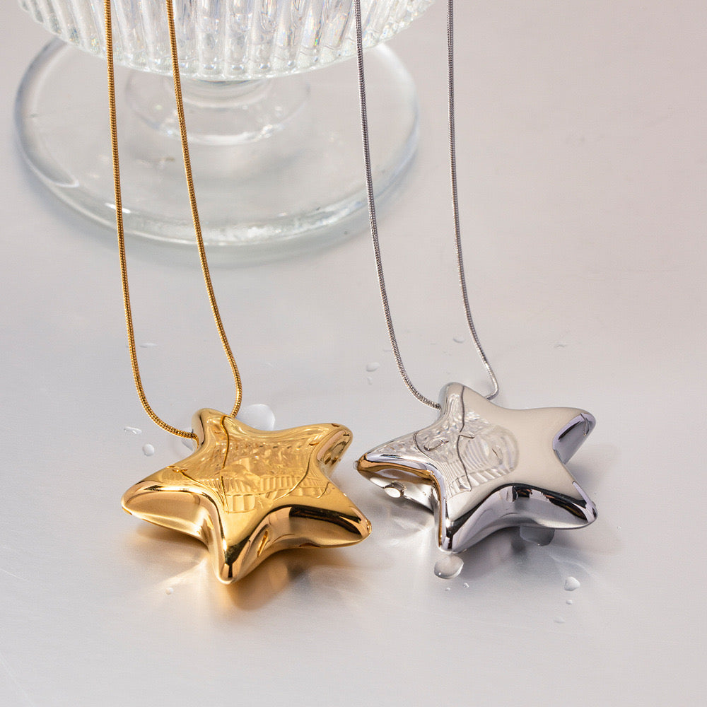 18K Gold Bright Star Pendant Statement Necklace