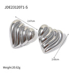 18K Gold Ribbed Heart Statement Stud Earrings