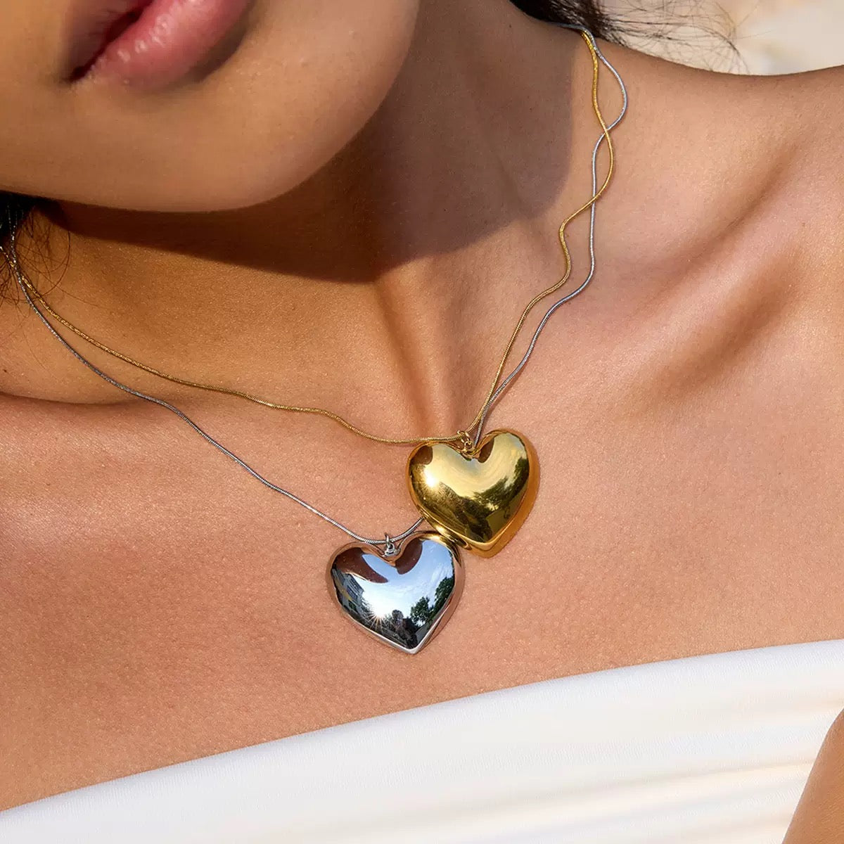 18K Gold Heart Plate Pendant Necklace