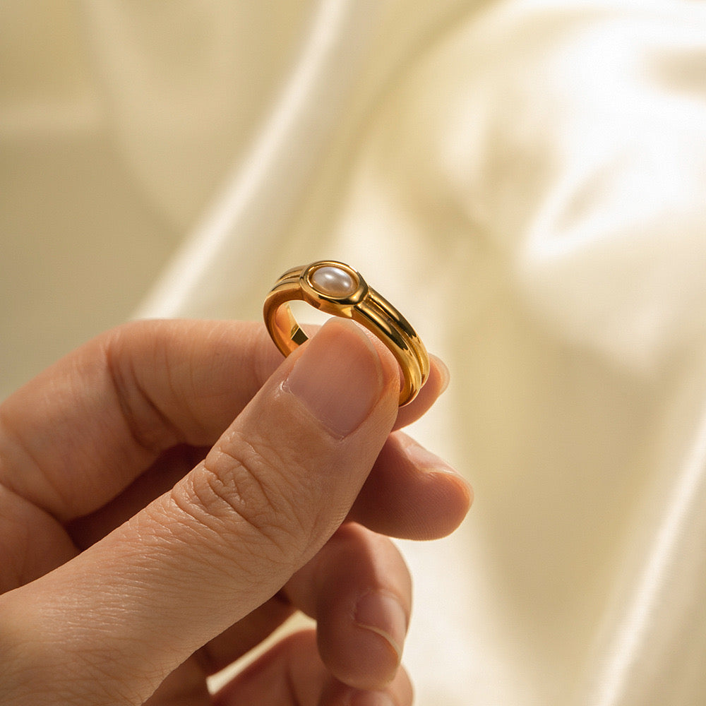 18K Gold Minimalist Elegance Pearl Stacking Ring