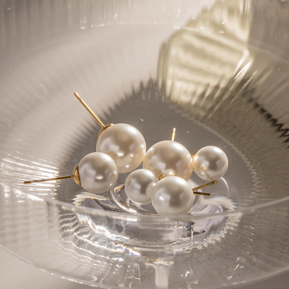 18K Gold Classic Pearl Stud Earrings