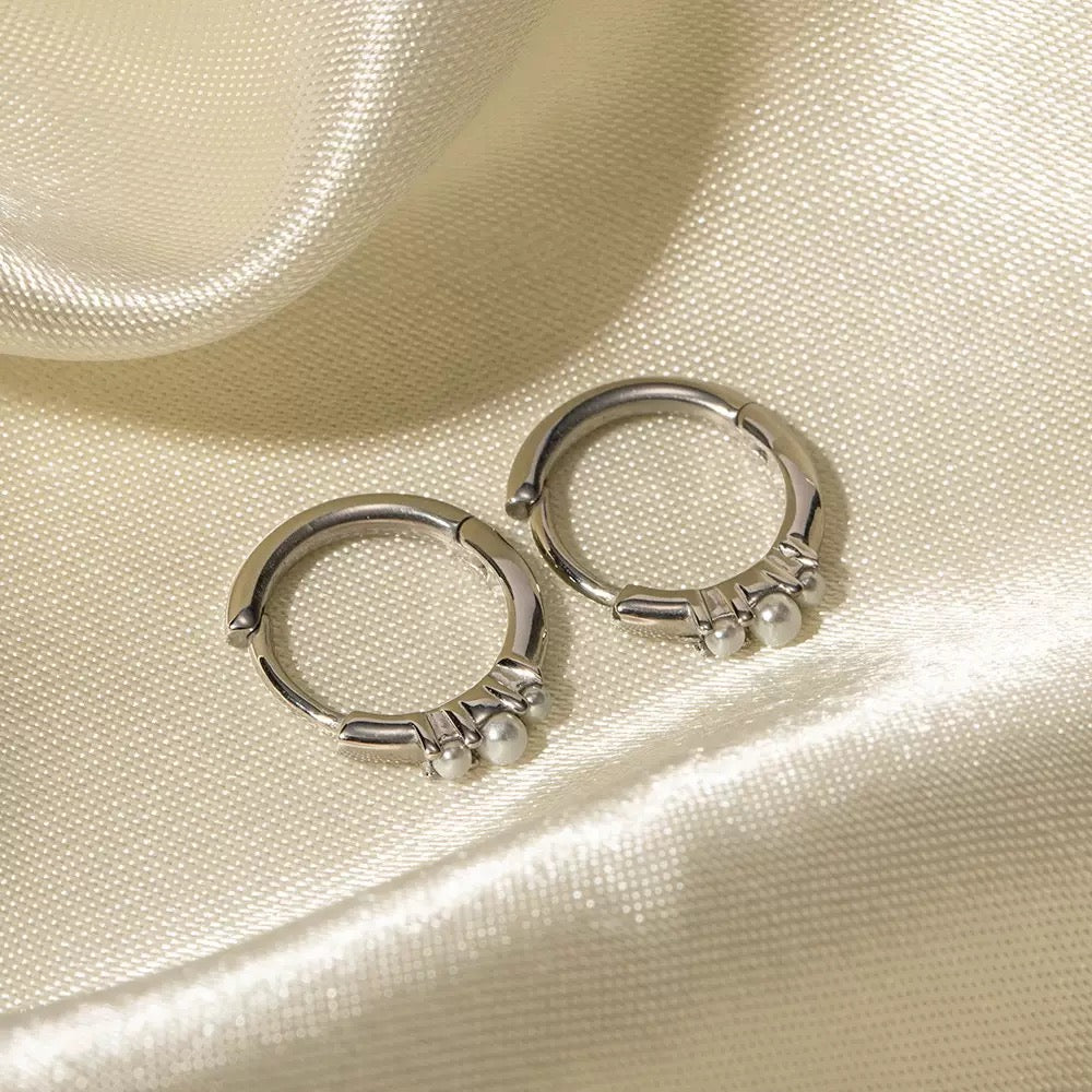 18K Gold Pearl Small Hoop Huggie Earrings