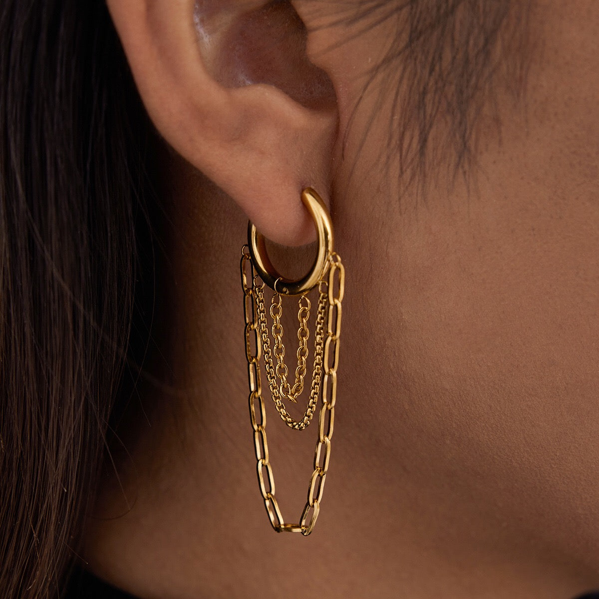 18K Gold Chic Chain Small Hoop Dangle Huggie Earrings