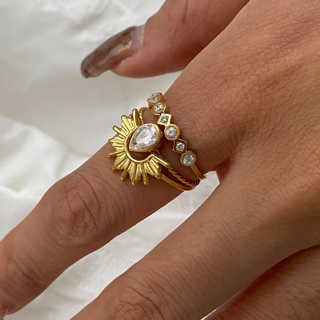 18K Gold Goddess Glow Four Leaf Clover Stacking Rings Set