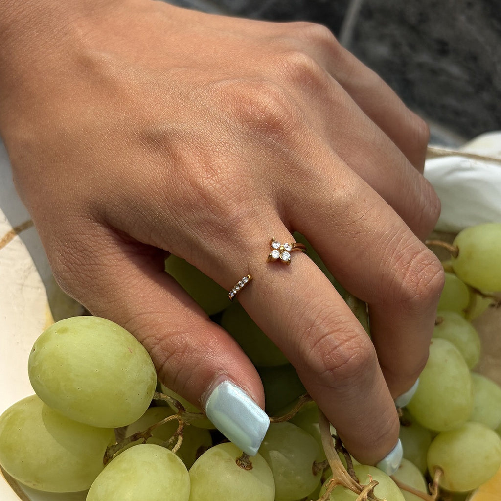 18K Gold Clover Kiss Dainty Stacking Cuff Ring
